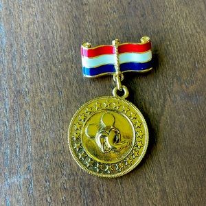 Napier For Disney Mickey Mouse Golden Medal Red White Blue Figurative Bar Brooch